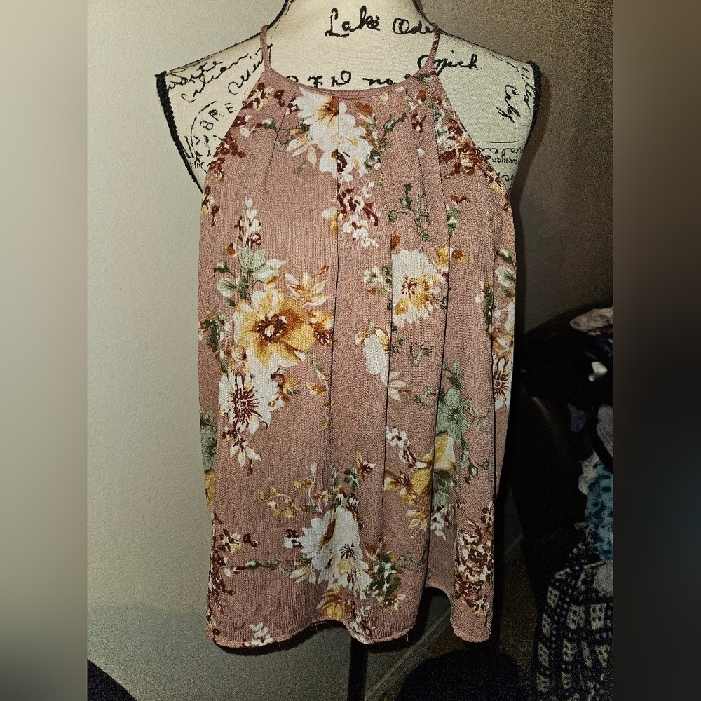 I Joah Womans Floral Top - Picture 2 of 8